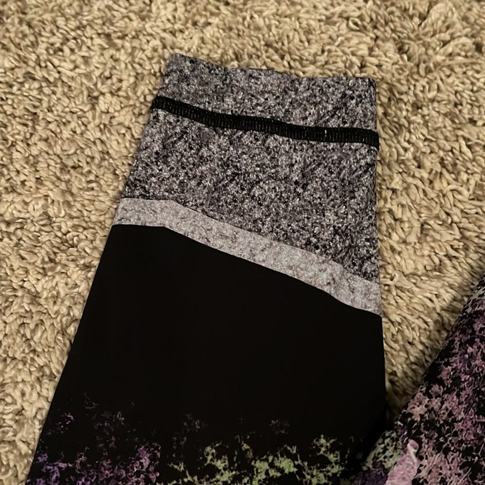 Lululemon Wunder Under Hi-Rise Tight (Nulux 28")
Vivid Vision - Picture 4 of 7